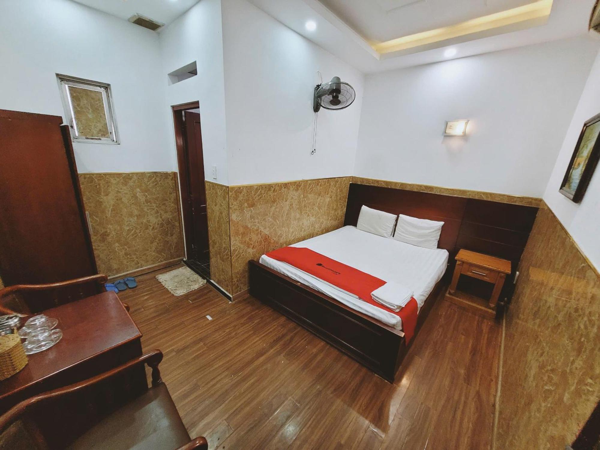 Khách sạn Khang Manh 2*